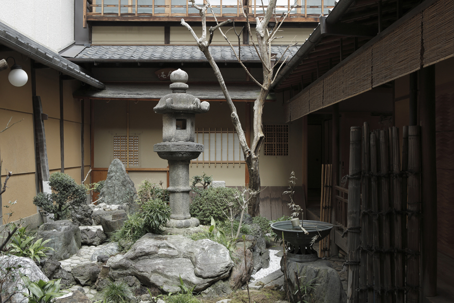 中庭があり、職住一体となった昔ながらの京町家。