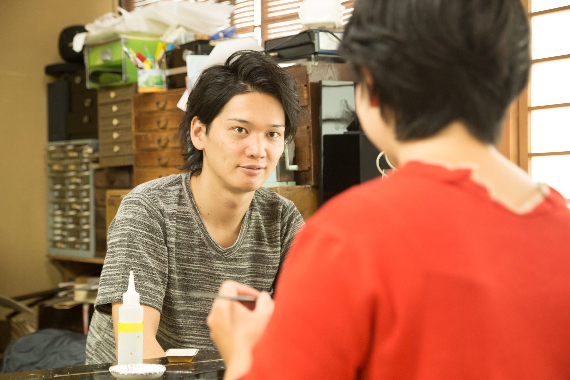 拓也さんは現在29歳。これからの嵯峩野村螺鈿にとって頼もしい存在です。